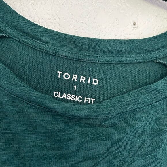 Woman’s Torrid Green Blouse Size 1 - Picture 2 of 4